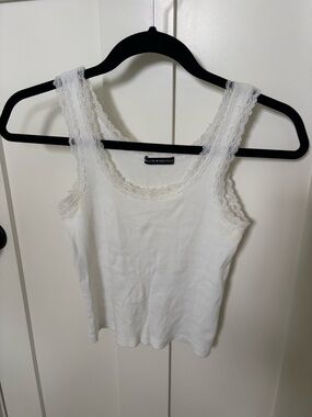 Brandy Melville White Lace Trim Ribbed Tank Top